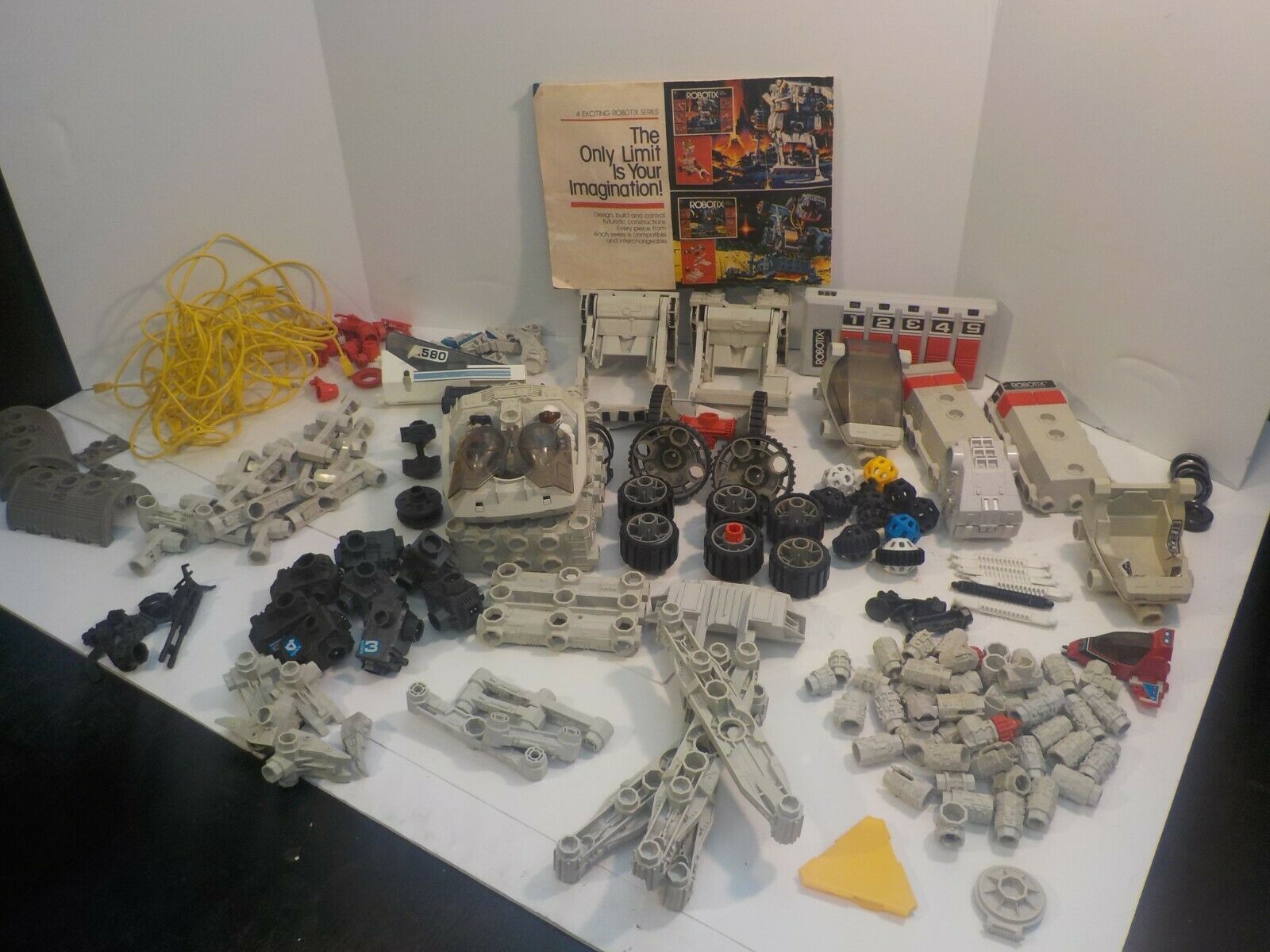 N 1984 Milton Bradley Robotix Series Huge Parts Lot